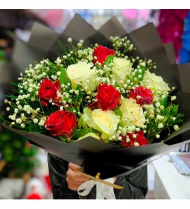Kırmızı Beyaz Gül Buketi