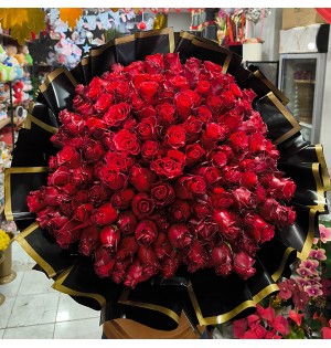 121 Adet Gül Buketi