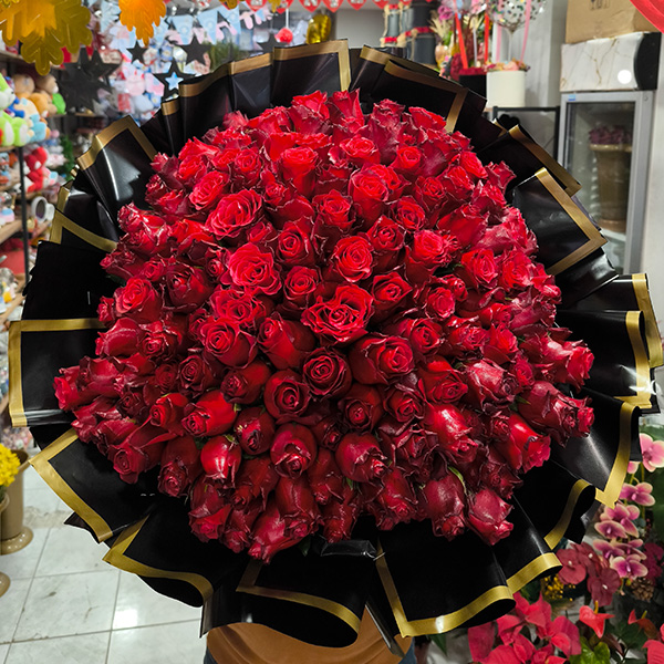 121 Adet Gül Buketi