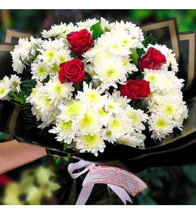 Kasımpatı ve 4 Gül Buketi