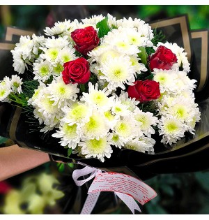 Kasımpatı ve 4 Gül Buketi